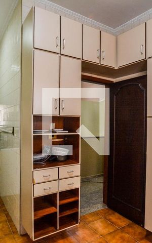 Casa à venda com 256m², 4 quartos e 1 vaga Casa à venda com 256m², 4 quartos e 1 vagaCozinha