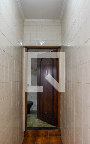 Casa à venda com 256m², 4 quartos e 1 vaga Casa à venda com 256m², 4 quartos e 1 vagaCorredor