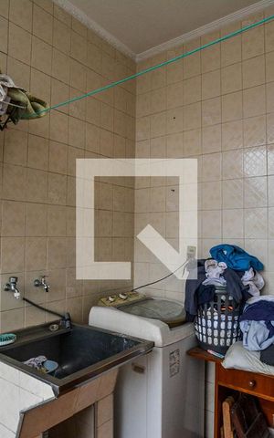 Casa à venda com 256m², 4 quartos e 1 vaga Casa à venda com 256m², 4 quartos e 1 vagaÁrea de Serviço