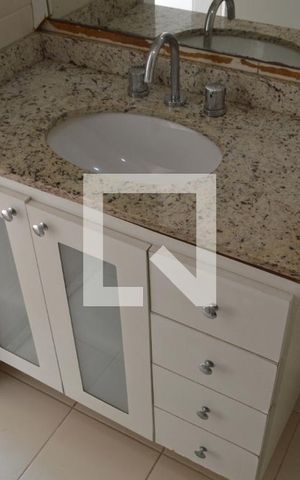 Apartamento à venda com 110m², 3 quartos e 2 vagas Apartamento à venda com 110m², 3 quartos e 2 vagasBanheiro da Suíte 1