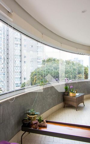 Apartamento à venda com 232m², 4 quartos e 4 vagas Apartamento à venda com 232m², 4 quartos e 4 vagasVaranda gourmet/Hall social privativo