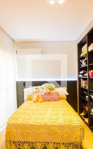 Apartamento à venda com 232m², 4 quartos e 4 vagas Apartamento à venda com 232m², 4 quartos e 4 vagasQuarto 3 - Suíte