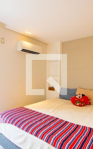 Apartamento à venda com 232m², 4 quartos e 4 vagas Apartamento à venda com 232m², 4 quartos e 4 vagasQuarto 1 - Suíte
