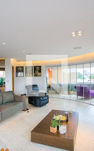 Apartamento à venda com 232m², 4 quartos e 4 vagas Apartamento à venda com 232m², 4 quartos e 4 vagasSala