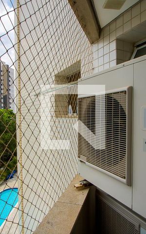 Apartamento à venda com 232m², 4 quartos e 4 vagas Apartamento à venda com 232m², 4 quartos e 4 vagasVaranda do quarto 4