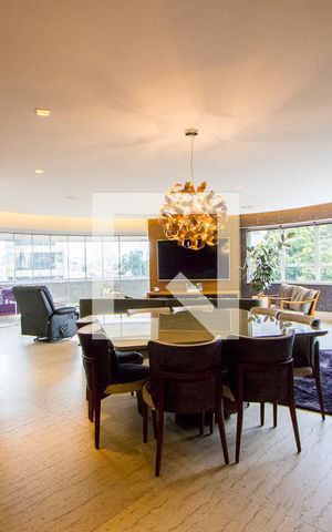 Apartamento à venda com 232m², 4 quartos e 4 vagas Apartamento à venda com 232m², 4 quartos e 4 vagasSala