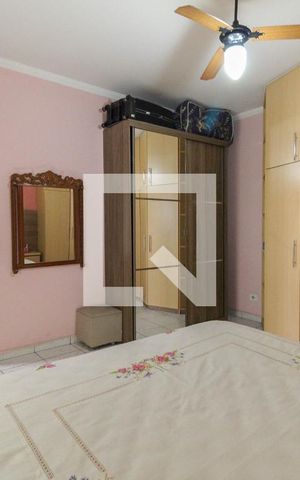 Casa à venda com 205m², 3 quartos e 3 vagas Casa à venda com 205m², 3 quartos e 3 vagasQuarto 2