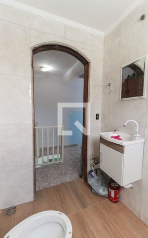 Casa à venda com 205m², 3 quartos e 3 vagas Casa à venda com 205m², 3 quartos e 3 vagasBanheiro de Serviço