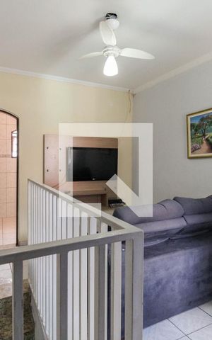 Casa à venda com 205m², 3 quartos e 3 vagas Casa à venda com 205m², 3 quartos e 3 vagasSala 2