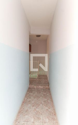 Casa à venda com 205m², 3 quartos e 3 vagas Casa à venda com 205m², 3 quartos e 3 vagasCorredor