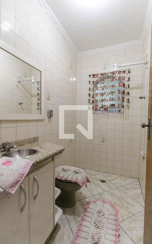 Casa à venda com 205m², 3 quartos e 3 vagas Casa à venda com 205m², 3 quartos e 3 vagasBanheiro 2