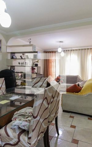 Casa à venda com 205m², 3 quartos e 3 vagas Casa à venda com 205m², 3 quartos e 3 vagasSala