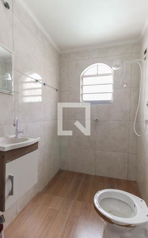 Casa à venda com 205m², 3 quartos e 3 vagas Casa à venda com 205m², 3 quartos e 3 vagasBanheiro de Serviço