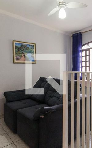 Casa à venda com 205m², 3 quartos e 3 vagas Casa à venda com 205m², 3 quartos e 3 vagasSala 2