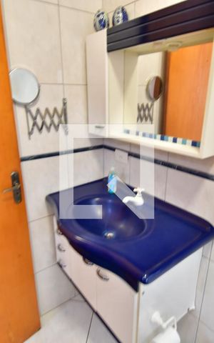 Casa à venda com 302m², 4 quartos e 4 vagasFlat - Banheiro
