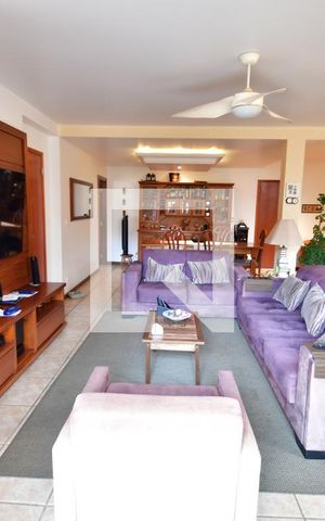 Casa à venda com 302m², 4 quartos e 4 vagasSala