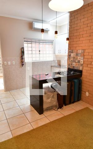 Casa à venda com 302m², 4 quartos e 4 vagasFlat - Sala / Cozinha