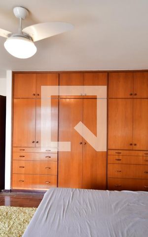 Casa à venda com 302m², 4 quartos e 4 vagasQuarto 3 - Suíte