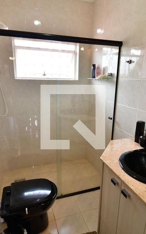 Casa à venda com 302m², 4 quartos e 4 vagasBanheiro 2