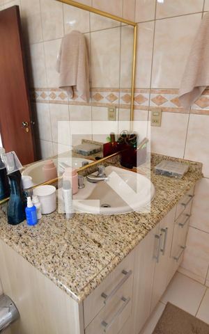 Casa à venda com 302m², 4 quartos e 4 vagasBanheiro 1