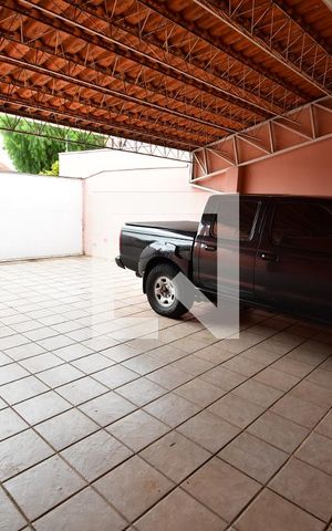 Casa à venda com 302m², 4 quartos e 4 vagasGaragem