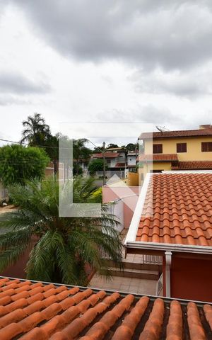 Casa à venda com 302m², 4 quartos e 4 vagasQuarto 2 - Vista