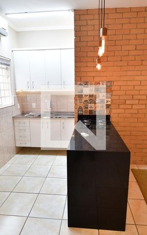 Casa à venda com 302m², 4 quartos e 4 vagasFlat - Sala / Cozinha