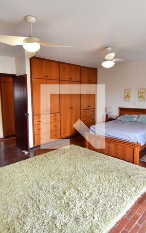 Casa à venda com 302m², 4 quartos e 4 vagasQuarto 3 - Suíte
