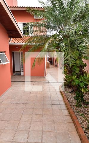 Casa à venda com 302m², 4 quartos e 4 vagasQuintal