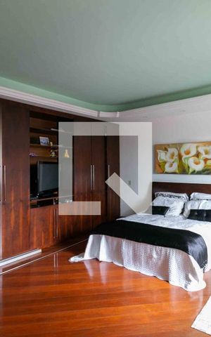 Casa de condomínio à venda com 800m², 5 quartos e 6 vagas Casa de condomínio à venda com 800m², 5 quartos e 6 vagasSuite 2