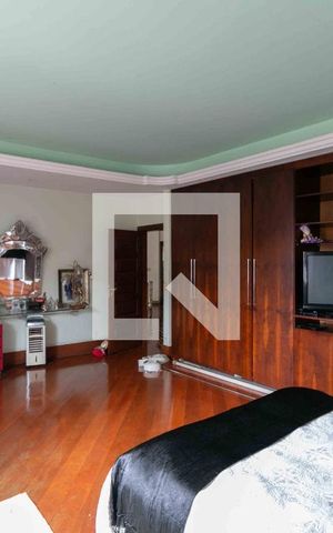 Casa de condomínio à venda com 800m², 5 quartos e 6 vagas Casa de condomínio à venda com 800m², 5 quartos e 6 vagasSuite 2