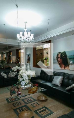 Casa de condomínio à venda com 800m², 5 quartos e 6 vagas Casa de condomínio à venda com 800m², 5 quartos e 6 vagasSala 2