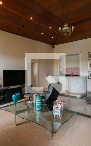 Casa de condomínio à venda com 800m², 5 quartos e 6 vagas Casa de condomínio à venda com 800m², 5 quartos e 6 vagasSala de TV 2