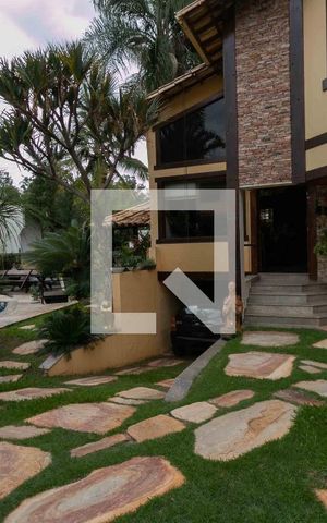 Casa de condomínio à venda com 800m², 5 quartos e 6 vagas Casa de condomínio à venda com 800m², 5 quartos e 6 vagasÁrea Externa