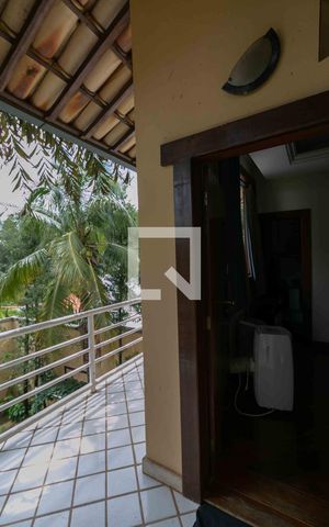 Casa de condomínio à venda com 800m², 5 quartos e 6 vagas Casa de condomínio à venda com 800m², 5 quartos e 6 vagasVaranda Suite 4