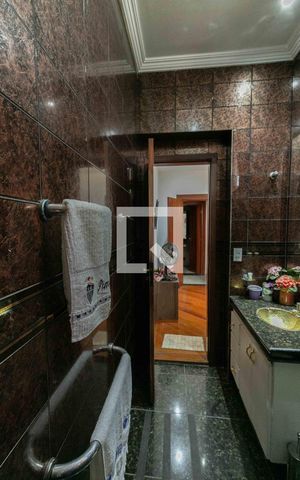 Casa de condomínio à venda com 800m², 5 quartos e 6 vagas Casa de condomínio à venda com 800m², 5 quartos e 6 vagasBanheiro Suite 1