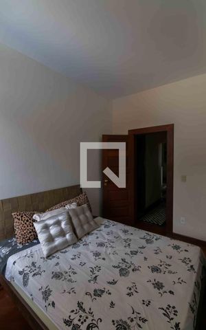 Casa de condomínio à venda com 800m², 5 quartos e 6 vagas Casa de condomínio à venda com 800m², 5 quartos e 6 vagasQuarto