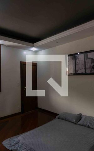 Casa de condomínio à venda com 800m², 5 quartos e 6 vagas Casa de condomínio à venda com 800m², 5 quartos e 6 vagasSuite 3