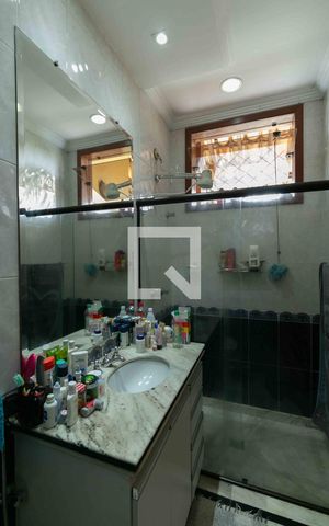 Casa de condomínio à venda com 800m², 5 quartos e 6 vagas Casa de condomínio à venda com 800m², 5 quartos e 6 vagasBanheiro Suite 4