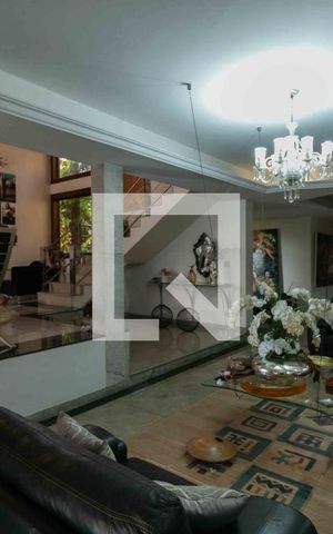 Casa de condomínio à venda com 800m², 5 quartos e 6 vagas Casa de condomínio à venda com 800m², 5 quartos e 6 vagasSala 2