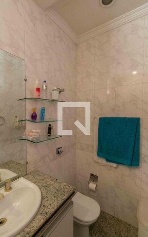 Casa de condomínio à venda com 800m², 5 quartos e 6 vagas Casa de condomínio à venda com 800m², 5 quartos e 6 vagasBanheiro Suite 3