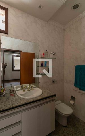 Casa de condomínio à venda com 800m², 5 quartos e 6 vagas Casa de condomínio à venda com 800m², 5 quartos e 6 vagasBanheiro Suite 3