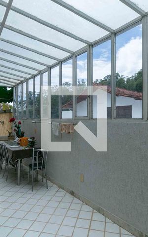 Casa de condomínio à venda com 800m², 5 quartos e 6 vagas Casa de condomínio à venda com 800m², 5 quartos e 6 vagasCozinha externa