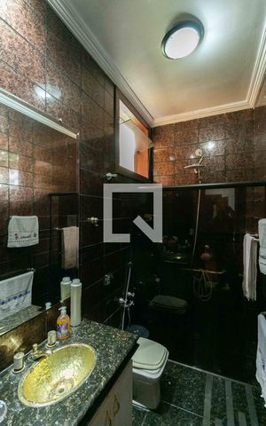 Casa de condomínio à venda com 800m², 5 quartos e 6 vagas Casa de condomínio à venda com 800m², 5 quartos e 6 vagasBanheiro Suite 1