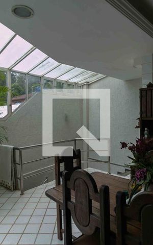 Casa de condomínio à venda com 800m², 5 quartos e 6 vagas Casa de condomínio à venda com 800m², 5 quartos e 6 vagasCozinha externa