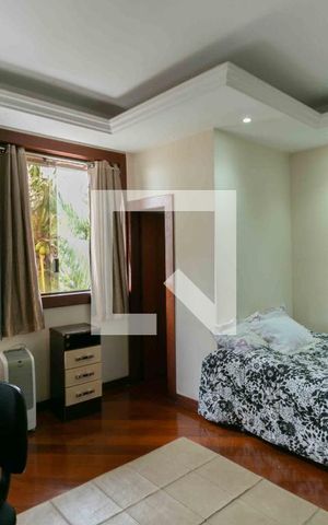 Casa de condomínio à venda com 800m², 5 quartos e 6 vagas Casa de condomínio à venda com 800m², 5 quartos e 6 vagasSuite 4