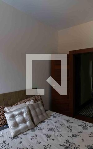 Casa de condomínio à venda com 800m², 5 quartos e 6 vagas Casa de condomínio à venda com 800m², 5 quartos e 6 vagasQuarto