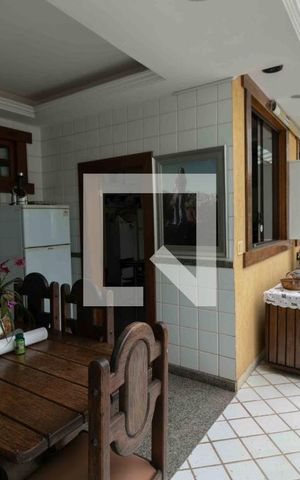 Casa de condomínio à venda com 800m², 5 quartos e 6 vagas Casa de condomínio à venda com 800m², 5 quartos e 6 vagasCozinha externa