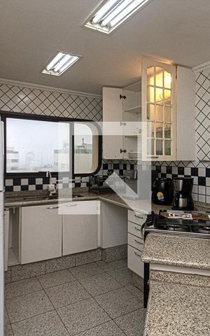 Apartamento à venda com 335m², 3 quartos e 2 vagas Apartamento à venda com 335m², 3 quartos e 2 vagasCozinha