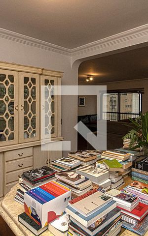 Apartamento à venda com 335m², 3 quartos e 2 vagas Apartamento à venda com 335m², 3 quartos e 2 vagasSala de Jantar